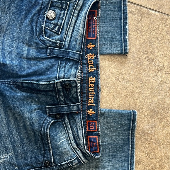 Rock Revival Capri Jeans - Picture 4 of 5